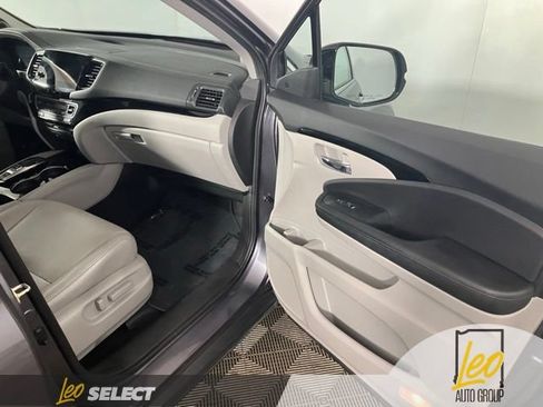 Used 2021 Honda Pilot Touring image 17
