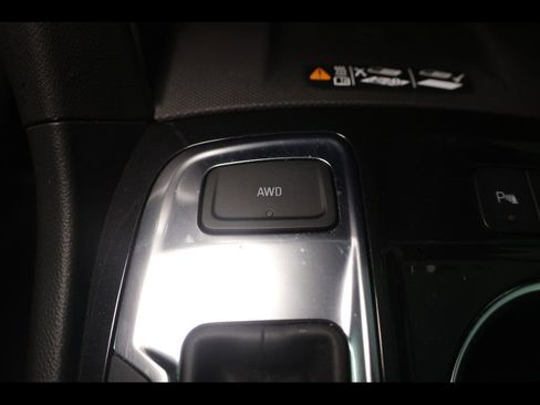 Used 2024 Chevrolet Equinox Premier image 16