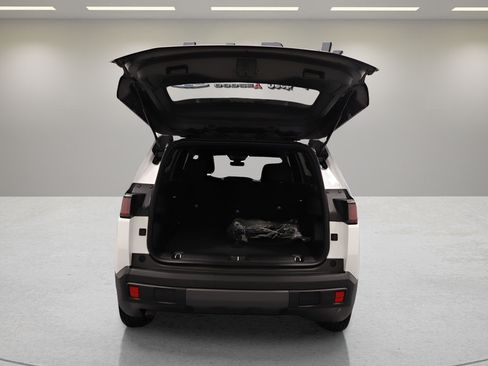 New 2026 Jeep Cherokee Laredo AWD/4WD image 18