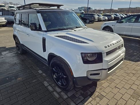 Used 2023 Land Rover Defender 110 S image 4