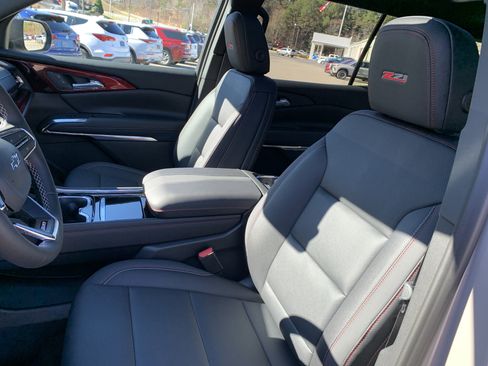 New 2026 Chevrolet Traverse Z71 w/ Driver Confidence Package image 11