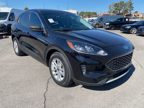 Used 2022 Ford Escape SE w/ Convenience Package image 3