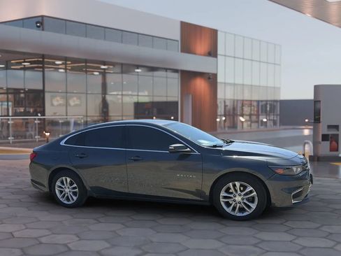 Used 2018 Chevrolet Malibu LT w/ Driver Confidence Package image 19