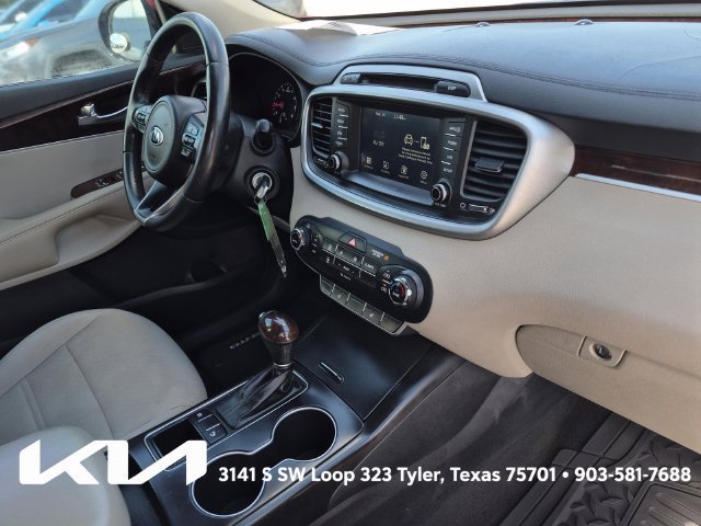 Used 2017 Kia Sorento FWD w/ LX Convenience Package image 11