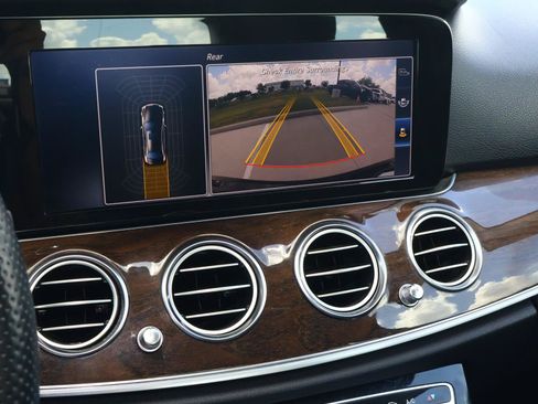 Used 2017 Mercedes-Benz E 300 image 24