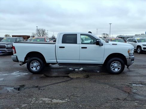 Used 2024 RAM 2500 Tradesman w/ Chrome Appearance Group image 18