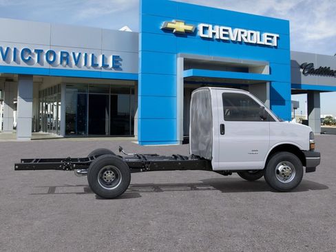 New 2026 Chevrolet Express 3500 w/ Power Convenience Package RWD image 5