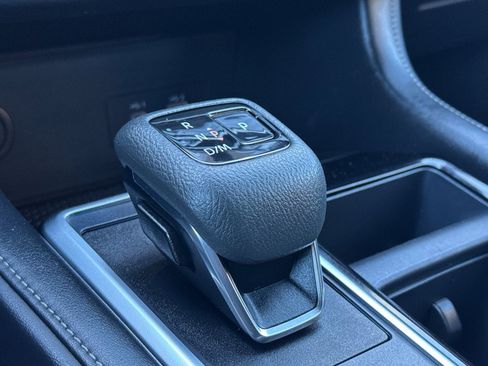 Used 2024 Nissan Pathfinder SV image 26