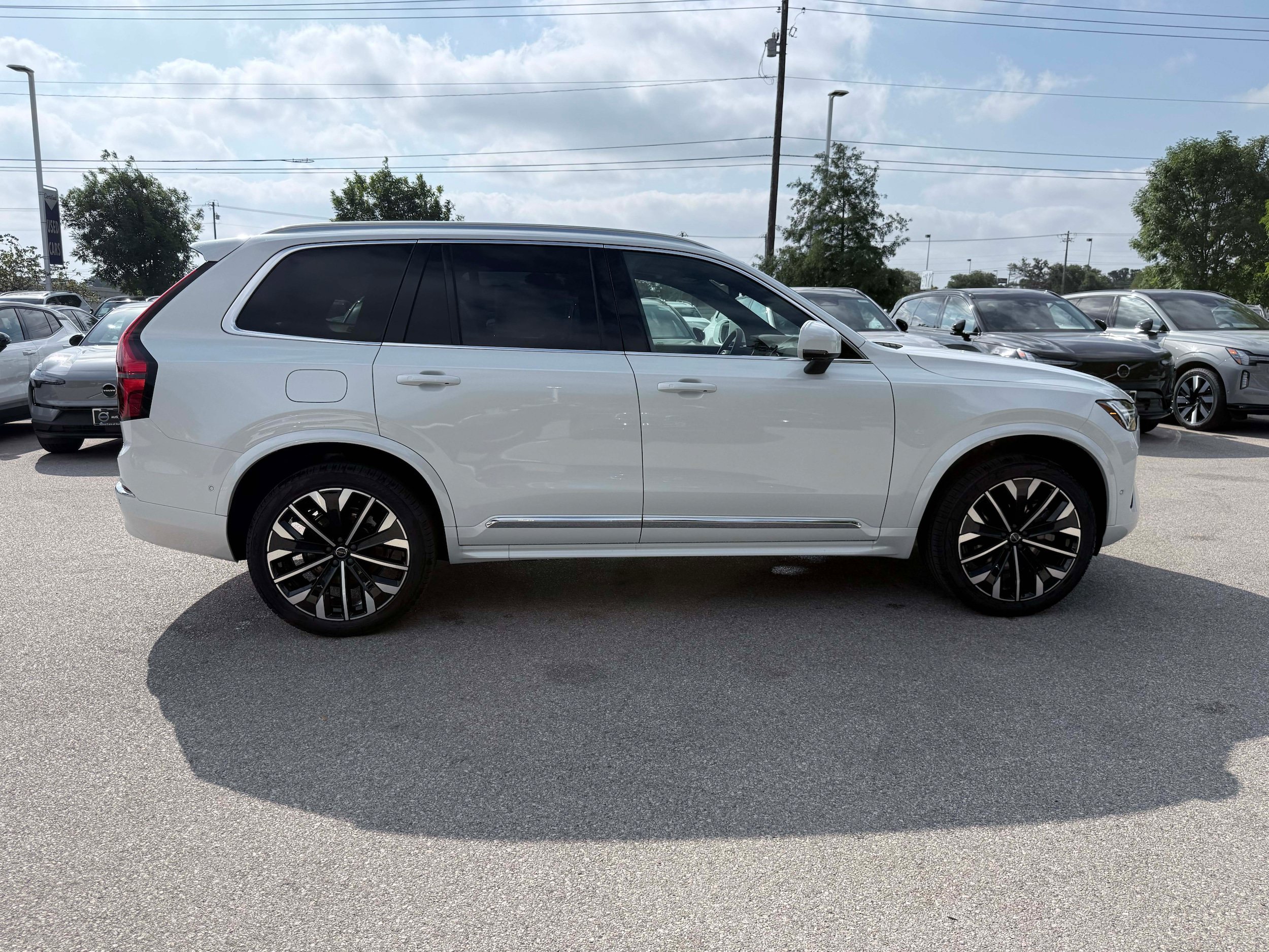New 2026 Volvo XC90 T8 Plus AWD/4WD image 7