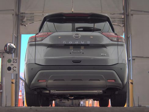 Used 2023 Nissan Rogue SV FWD image 4