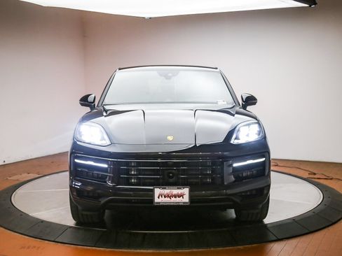 Certified 2026 Porsche Cayenne Coupe AWD/4WD image 3