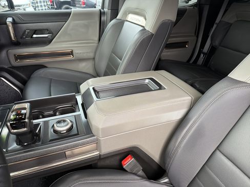 Used 2024 GMC Hummer EV 2X w/ Extreme Off-Road Package image 17