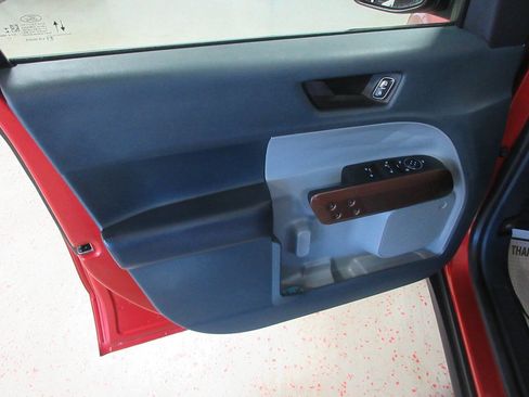 Used 2023 Ford Maverick Lariat image 29