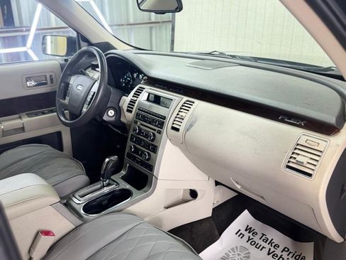 Used 2011 Ford Flex SEL w/ Rapid Spec Order Code FWD image 34