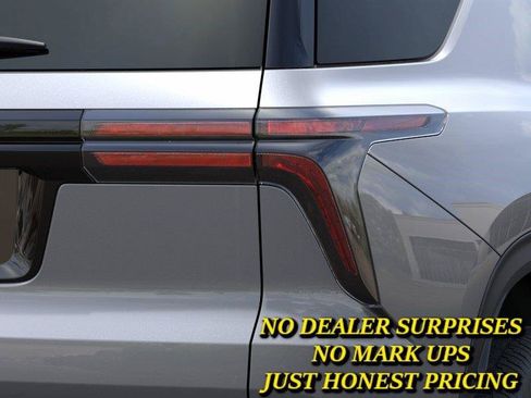 New 2026 Chevrolet Traverse LT w/ Driver Confidence Package FWD image 11