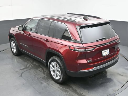 Used 2023 Jeep Grand Cherokee Limited AWD/4WD image 37
