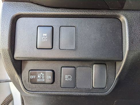Used 2023 Toyota Tacoma SR AWD/4WD image 13