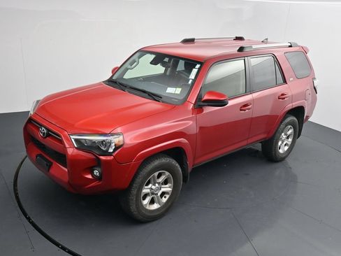 Used 2024 Toyota 4Runner SR5 AWD/4WD image 12
