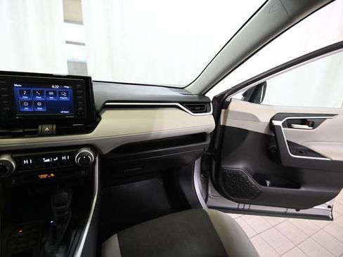 Used 2021 Toyota RAV4 XLE AWD/4WD image 27