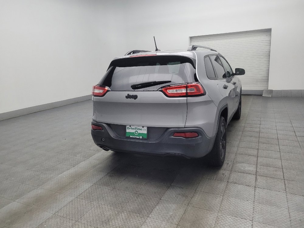 Used 2017 Jeep Cherokee Sport FWD image 9