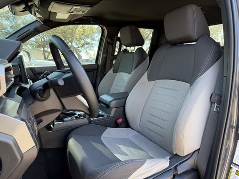 Used 2025 Toyota Tacoma TRD Off-Road image 6