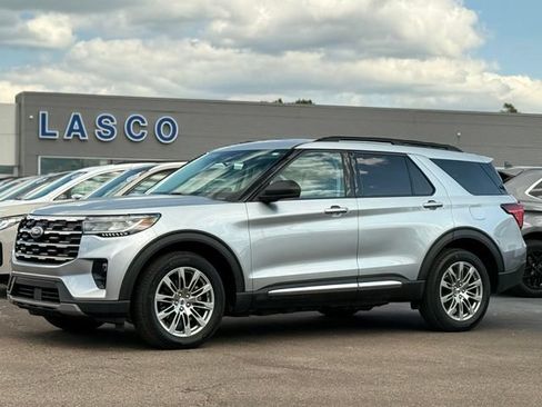 Certified 2025 Ford Explorer Active w/ Active Comfort Package AWD/4WD image 1