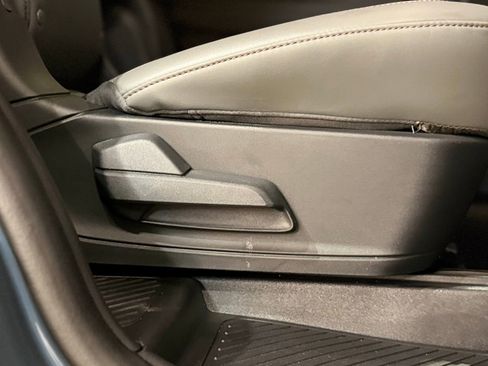 Used 2025 Ford Explorer Active w/ Active Comfort Package image 66