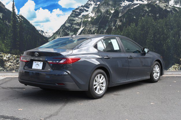 Used 2025 Toyota Camry LE FWD image 3