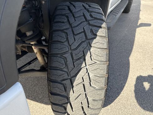 Used 2022 GMC Sierra 1500 AT4 w/ AT4 Premium Package image 12