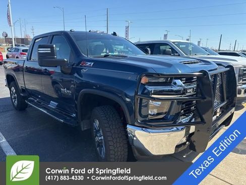Used 2023 Chevrolet Silverado 2500 LT w/ Texas Edition image 4