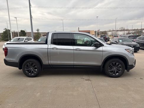 Used 2023 Honda Ridgeline Sport image 4