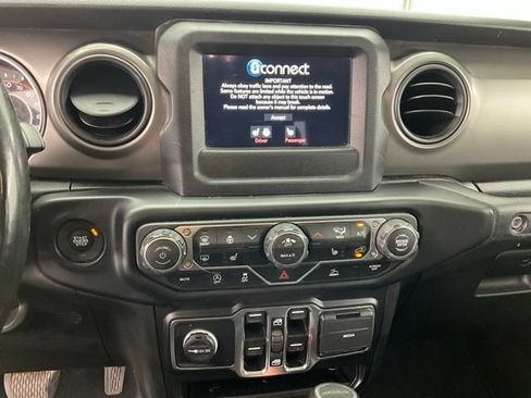Used 2022 Jeep Gladiator Sport AWD/4WD image 9