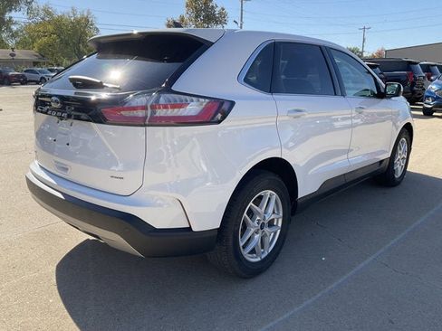 Used 2022 Ford Edge SEL w/ Convenience Package image 3