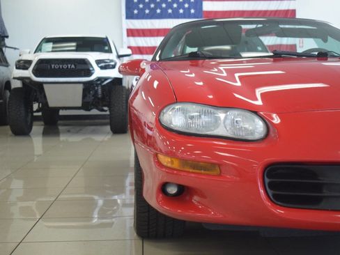 Used 2002 Chevrolet Camaro Z28 RWD image 10