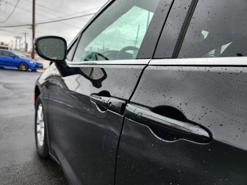 Used 2025 Chrysler Pacifica Select image 41