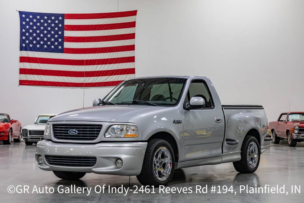 Used 2001 Ford F150 Lightning RWD image 3