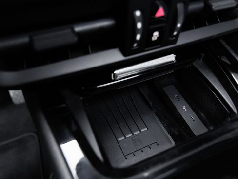 Certified 2024 Porsche Cayenne AWD/4WD image 21