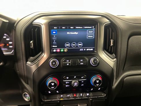 Certified 2022 Chevrolet Silverado 1500 RST image 23