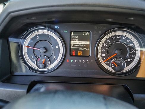 Used 2018 RAM 1500 Classic SLT image 23