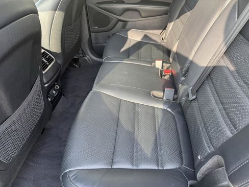 Used 2019 Kia Sorento EX w/ EX Touring Package AWD/4WD image 11