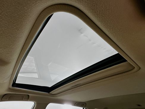 Used 2009 Toyota RAV4 Limited image 26