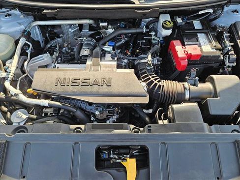 Used 2024 Nissan Rogue S FWD image 22
