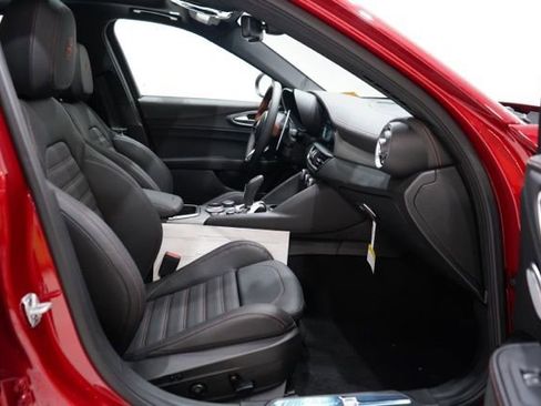 New 2025 Alfa Romeo Giulia w/ Driving Assist Package image 34