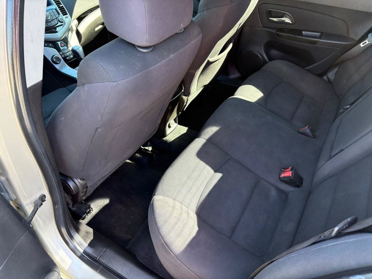 Used 2013 Chevrolet Cruze LT FWD image 8
