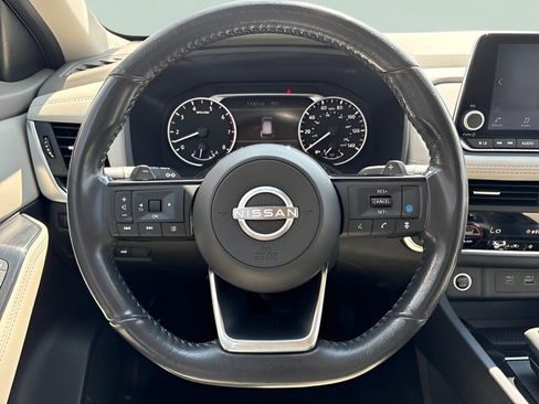 Used 2023 Nissan Rogue SV w/ SV Premium B Package FWD image 14