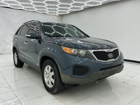 Used 2011 Kia Sorento LX AWD/4WD image 3