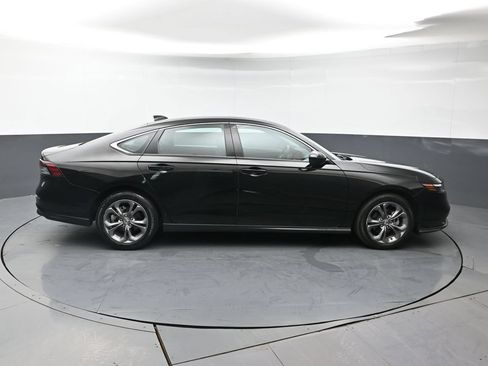 Used 2023 Honda Accord EX image 7