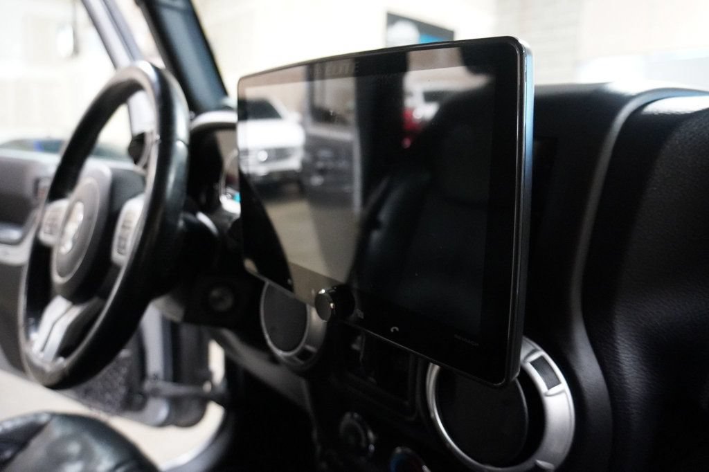 Used 2013 Jeep Wrangler Unlimited Sport AWD/4WD image 17