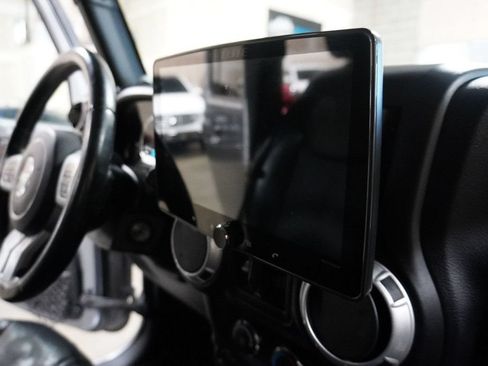 Used 2013 Jeep Wrangler Unlimited Sport AWD/4WD image 17