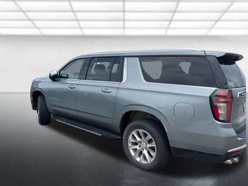 Used 2024 Chevrolet Suburban Premier RWD image 5